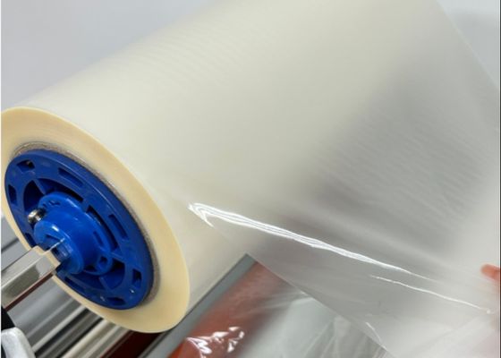 ราคาดี ลายป้องกันสิ่งแวดล้อม 18μm นาโนเซรามิกเสริม BOPP Ra 0.12μm สําหรับการพิมพ์จอแม่นยํา การเพิ่มจุด 5% ออนไลน์