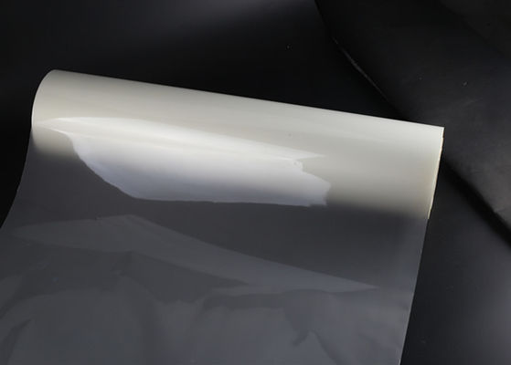 Good price 1920 มม ความกว้าง 25 มม นิ้ว คอร์ 30 มิกรอม สีสว่าง เพิ่มเติม Extrusion PET ภาพยนตร์ laminating ภาพยนตร์ ออนไลน์